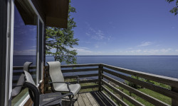 Kakabeka Cabin - Lakeside view.