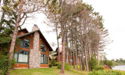 Split Rock Cabin - Lakeside view.